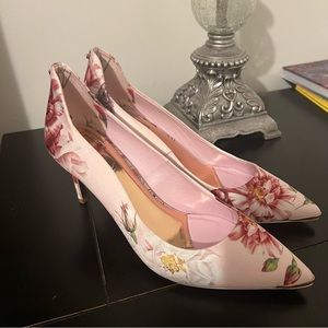 Ted Baker Heels Pumps Pink Satin Floral Print Court 8.5